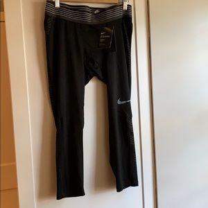 Brand new Nike hyper cool men’s training pants